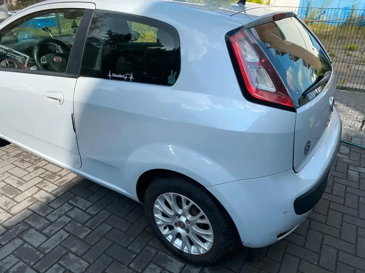 Gebraucht Fiat Punto 70 PS (51 kW) 2010 Grau Kleinwagen