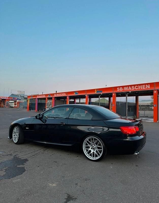 Gebraucht BMW 325 Cabriolet 204 PS (150 kW) 2011 Schwarz Cabrio