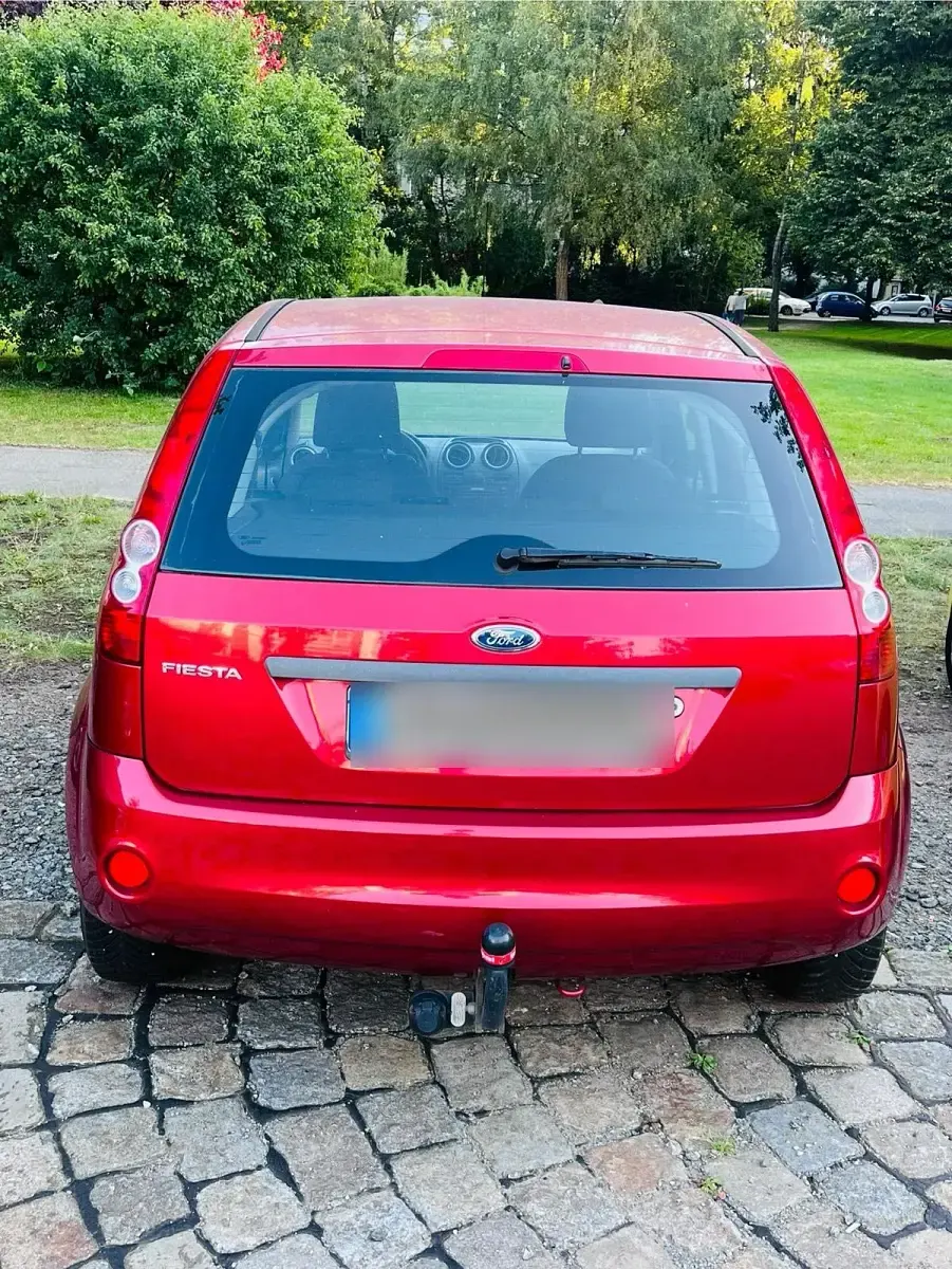 Gebraucht Ford Fiesta 75 PS (55 kW) 2007 Rot Kleinwagen