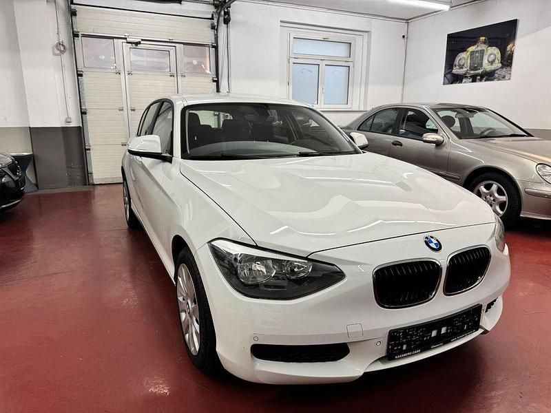 Weiß Gebraucht 2014 BMW 116 Kleinwagen | 9.800 € (Fairer Preis) - Bild 1/4