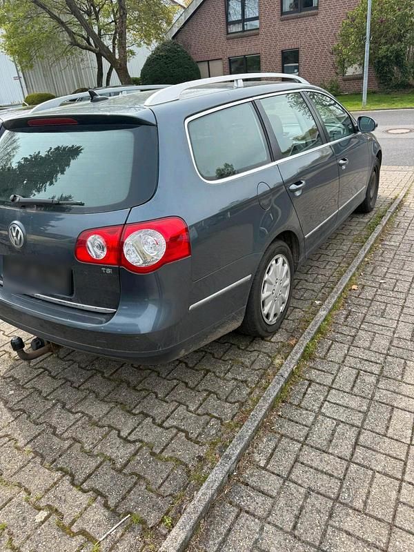 Gebraucht VW Passat 122 PS (89 kW) 2009 Grau Kombi