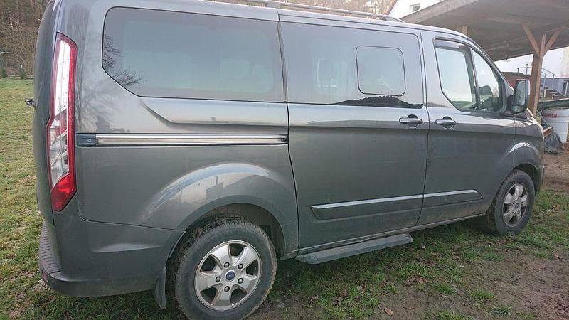 Gebraucht Ford Tourneo 131 PS (96 kW) 2016 Grau Van / Kleinbus