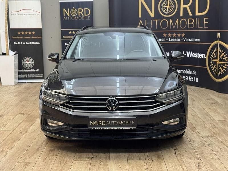 Gebraucht VW Passat 122 PS (89 kW) 2020 Mangangrau metallic (metallic) Kombi