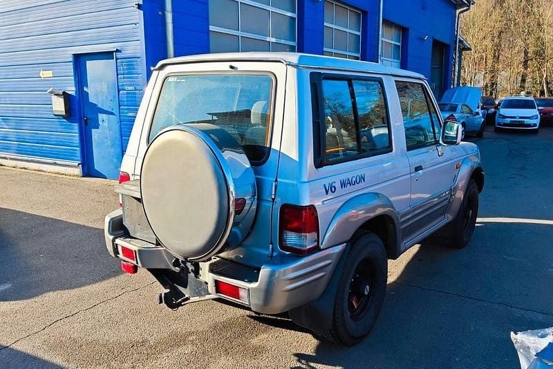 Gebraucht Hyundai Galloper 141 PS (103 kW) 1998 Silber SUV