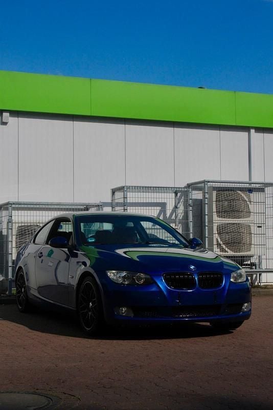 Blau Gebraucht 2008 BMW 320 Coupé | 5.000 € (Superpreis) - Bild 1/4