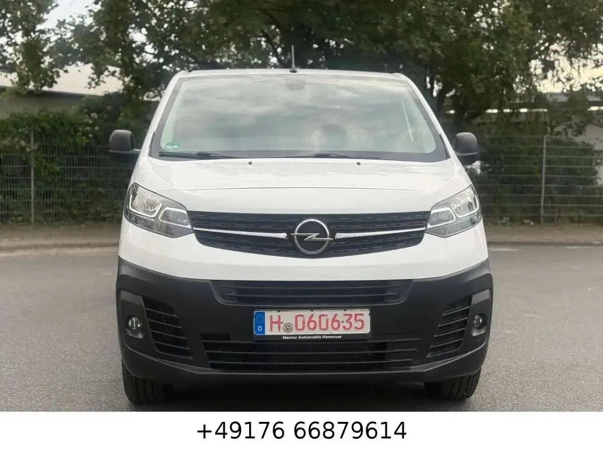 Gebraucht Opel Vivaro-e Combi Edition 122 PS (89 kW) 2021 White jade Van / Kleinbus