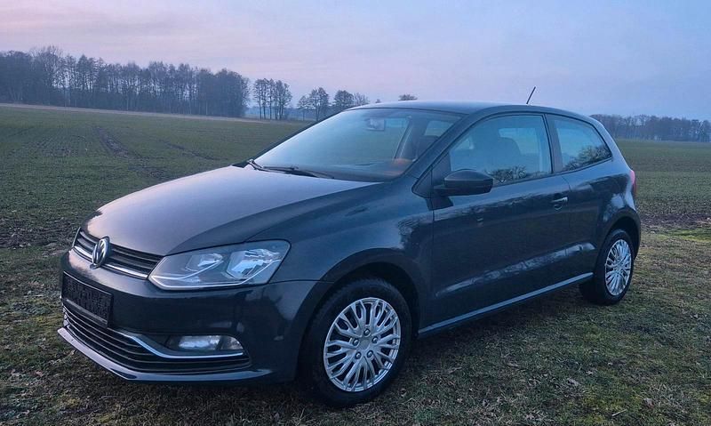 Gebraucht VW Polo 90 PS (66 kW) 2015 Grau Kleinwagen