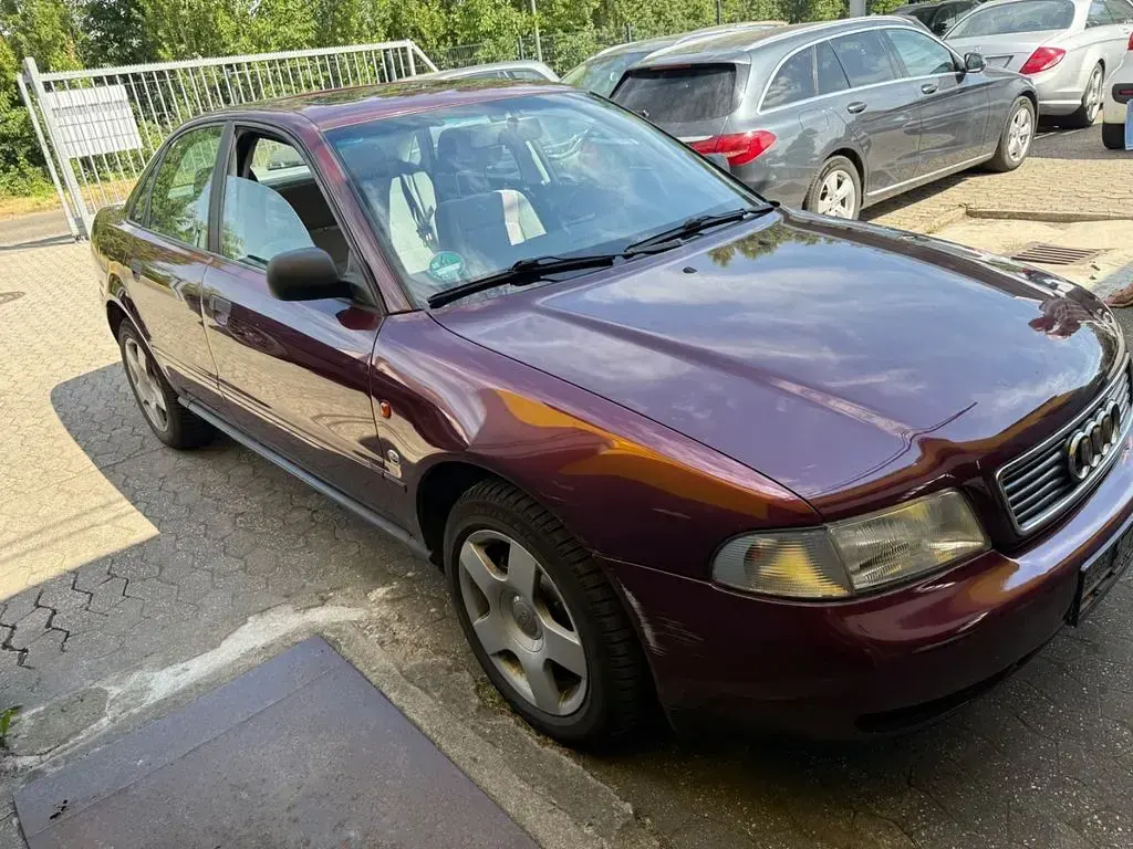 Gebraucht Audi A4 101 PS (74 kW) 1996 Rot Limousine
