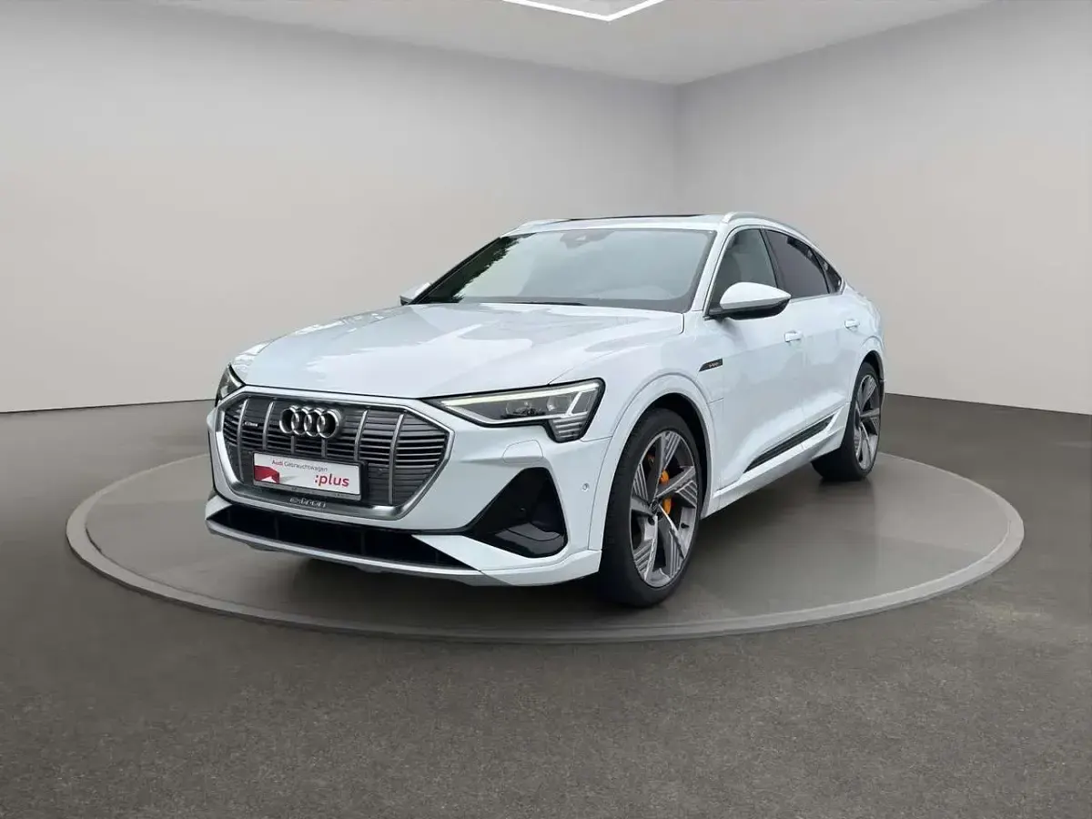 Gebraucht Audi e-tron S-Line 300 kW (408 PS) 2022 Gletscherweiß metallic SUV