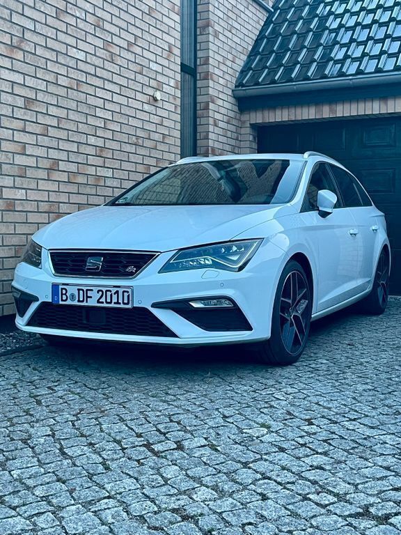 Weiß Gebraucht 2017 Seat Leon ST FR Kombi | 14.300 € (Etwas zu teuer) - Bild 1/2
