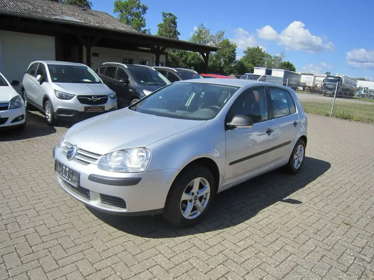 Gebraucht VW Golf V Trendline 102 PS (75 kW) 2008 Reflexsilber metallic Kleinwagen