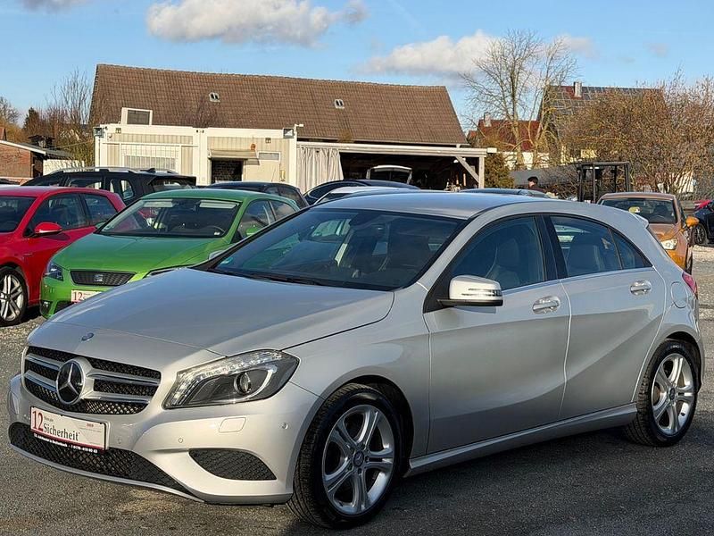 Gebraucht Mercedes A200 156 PS (114 kW) 2015 Silber Limousine