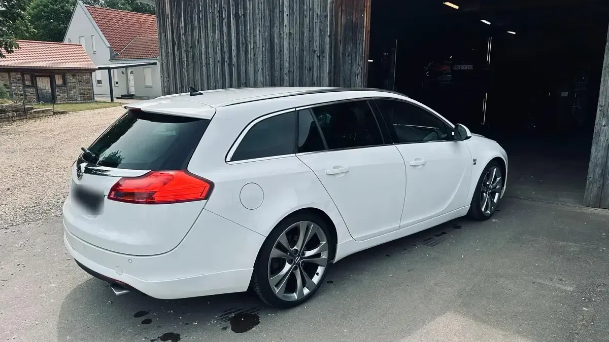 Gebraucht Opel Insignia OPC 260 PS (191 kW) 2010 Weiß Kombi
