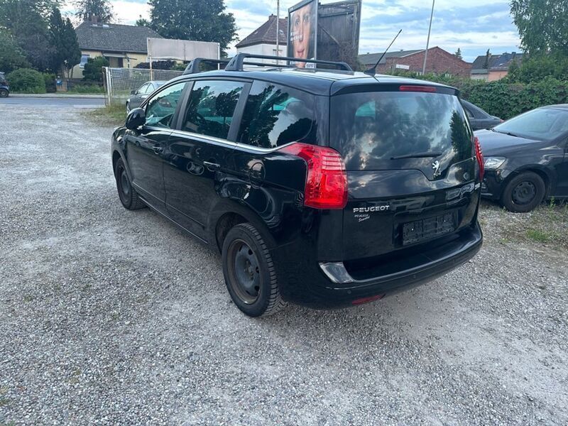 Gebraucht Peugeot 5008 Premium 156 PS (114 kW) 2010 Schwarz Van / Kleinbus