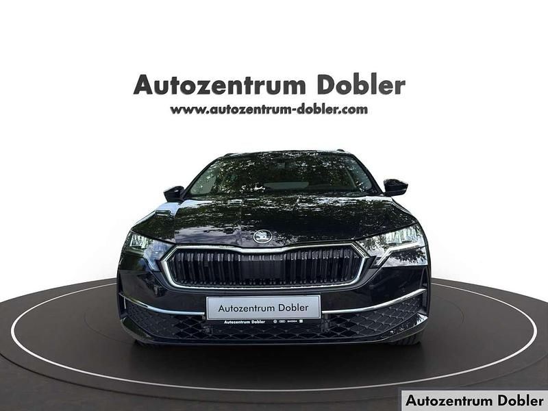 Neu Skoda Octavia Tour 150 PS (110 kW) 2025 Blackmagic perleffekt Kombi