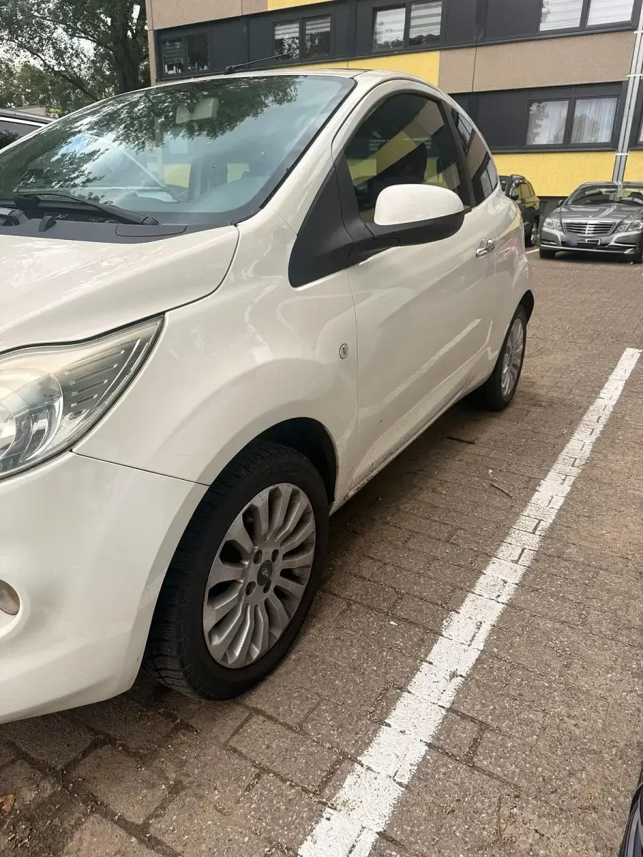 Gebraucht Ford Ka 69 PS (50 kW) 2010 Weiß Kleinwagen