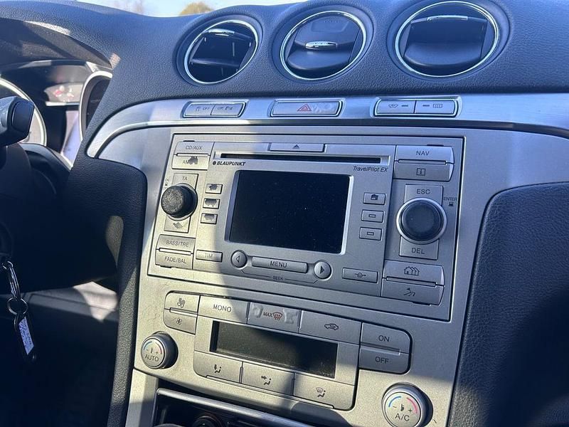 Gebraucht Ford S-MAX Titanium 131 PS (96 kW) 2008 Schwarz Van / Kleinbus