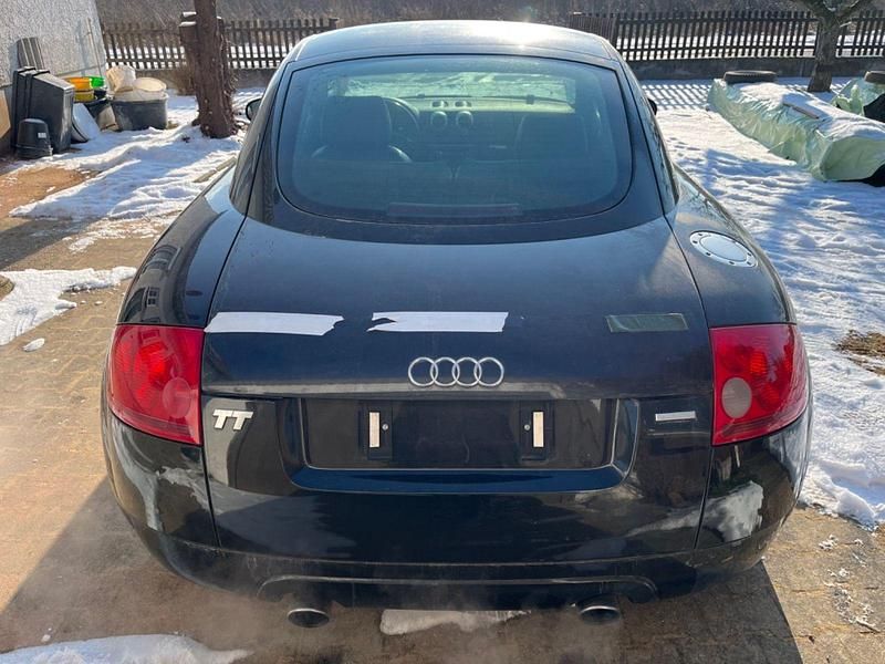 Second-hand Audi TT Performance 224 CP (164 kW) 2001 Negru Coupe