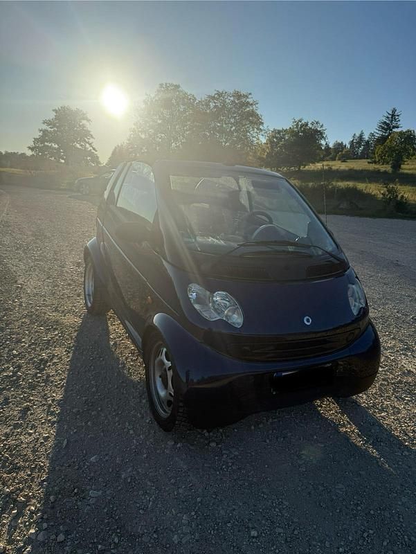 Blau Gebraucht 2003 Smart ForTwo Cabrio Cabrio | 2.650 € (Etwas zu teuer) - Bild 1/4