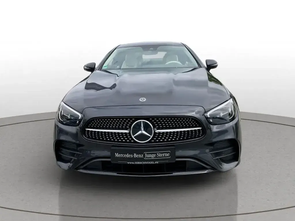 Gebraucht Mercedes E400 AMG line 330 PS (242 kW) 2022 Metalliclack graphitgrau Coupé