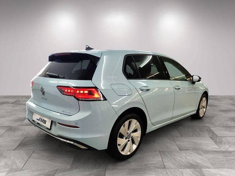 Neu VW Golf VIII 204 PS (150 kW) 2026 Blau Limousine