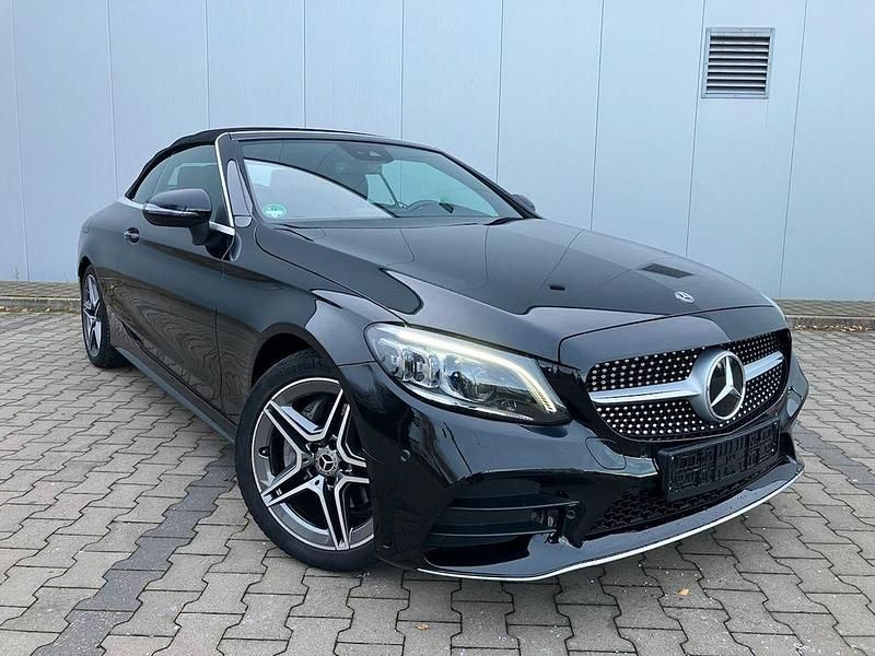 Schwarz Gebraucht 2020 Mercedes C200 AMG Cabrio | 29.900 € (Fairer Preis) - Bild 1/4