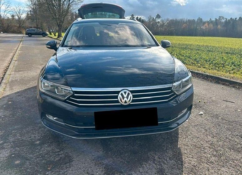 Schwarz Gebraucht 2017 VW Passat Comfortline Kombi | 13.700 € (Fairer Preis) - Bild 1/4