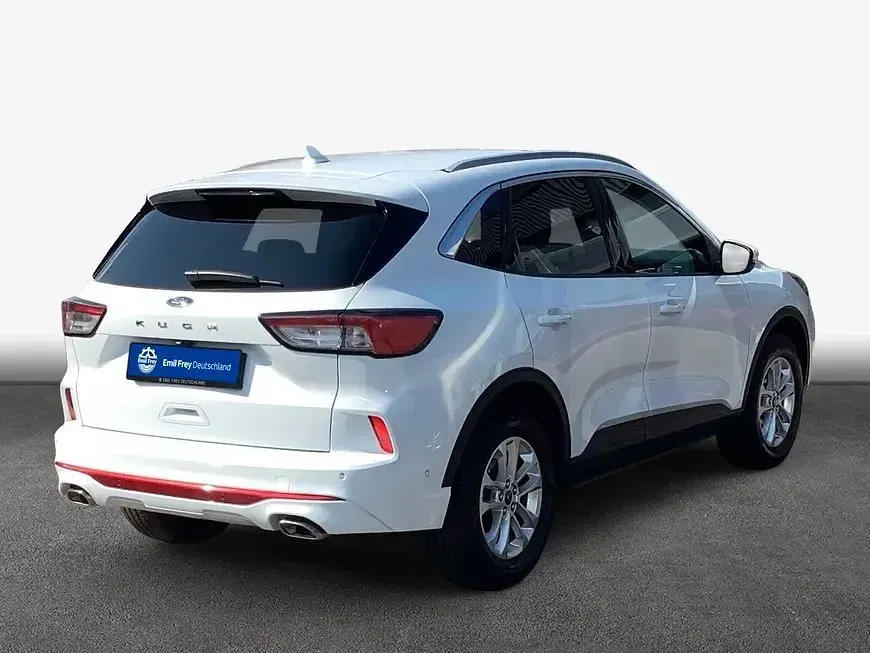Gebraucht Ford Kuga Titanium 150 PS (110 kW) 2022 Weiß SUV