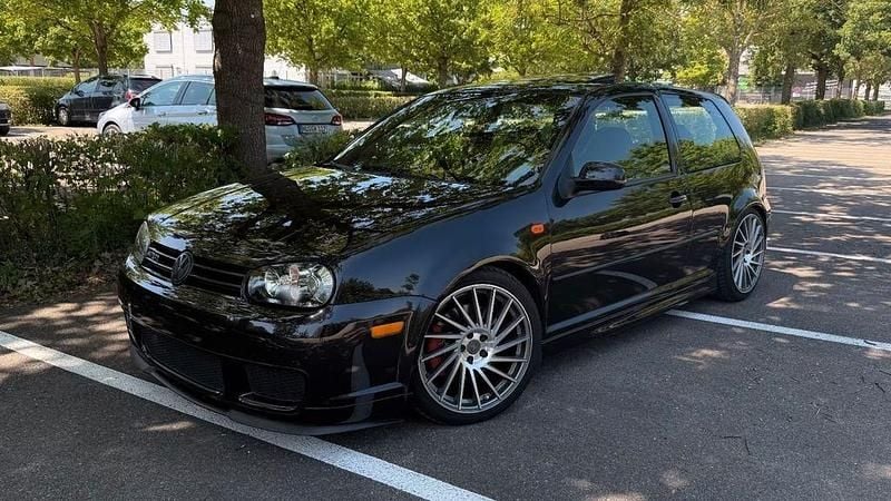 Schwarz Gebraucht 2002 VW Golf IV R Limousine | 14.499 € - Bild 1/4