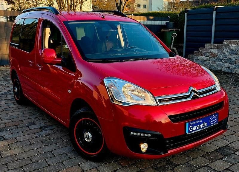 Gebraucht Citroën Berlingo Shine 110 PS (80 kW) 2016 Rot Van / Kleinbus