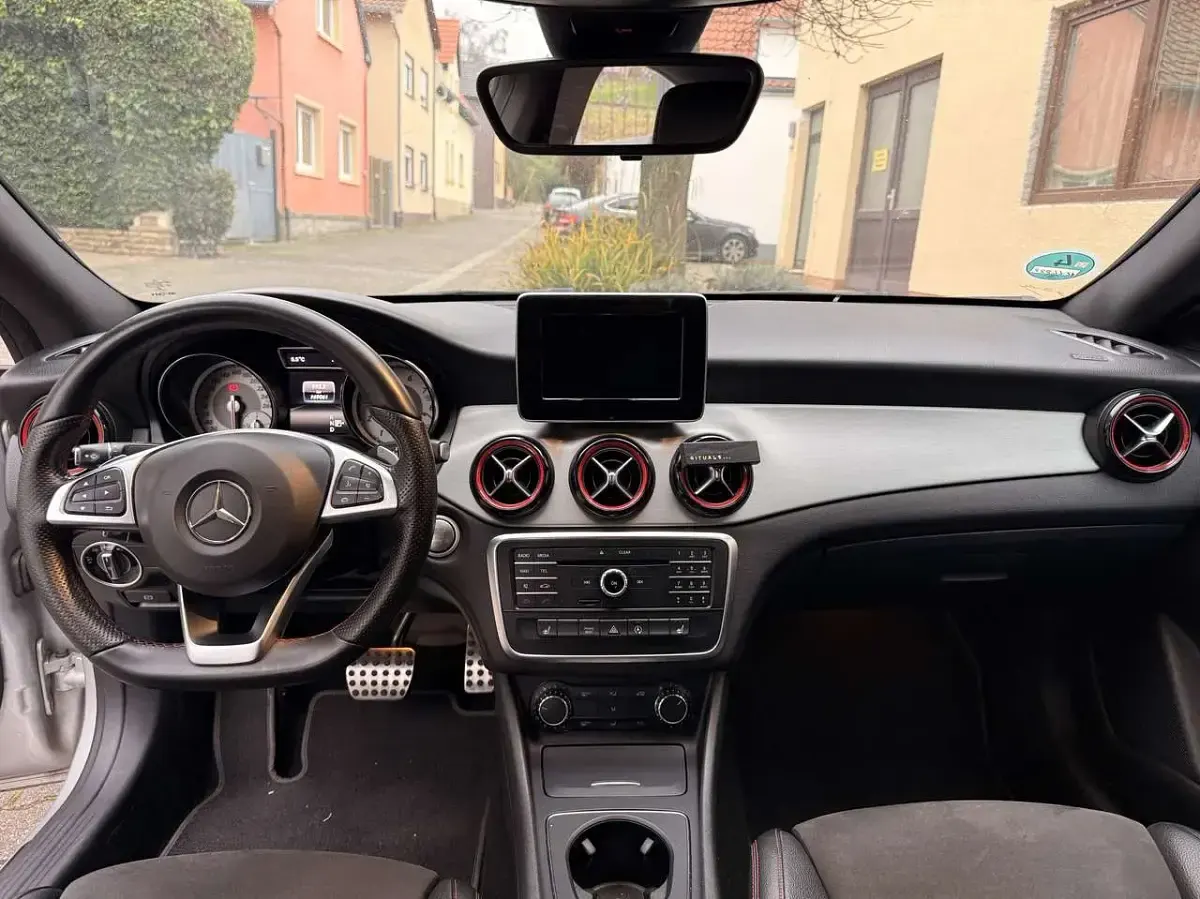 Gebraucht Mercedes CLA250 218 PS (160 kW) 2016 Grau Coupé