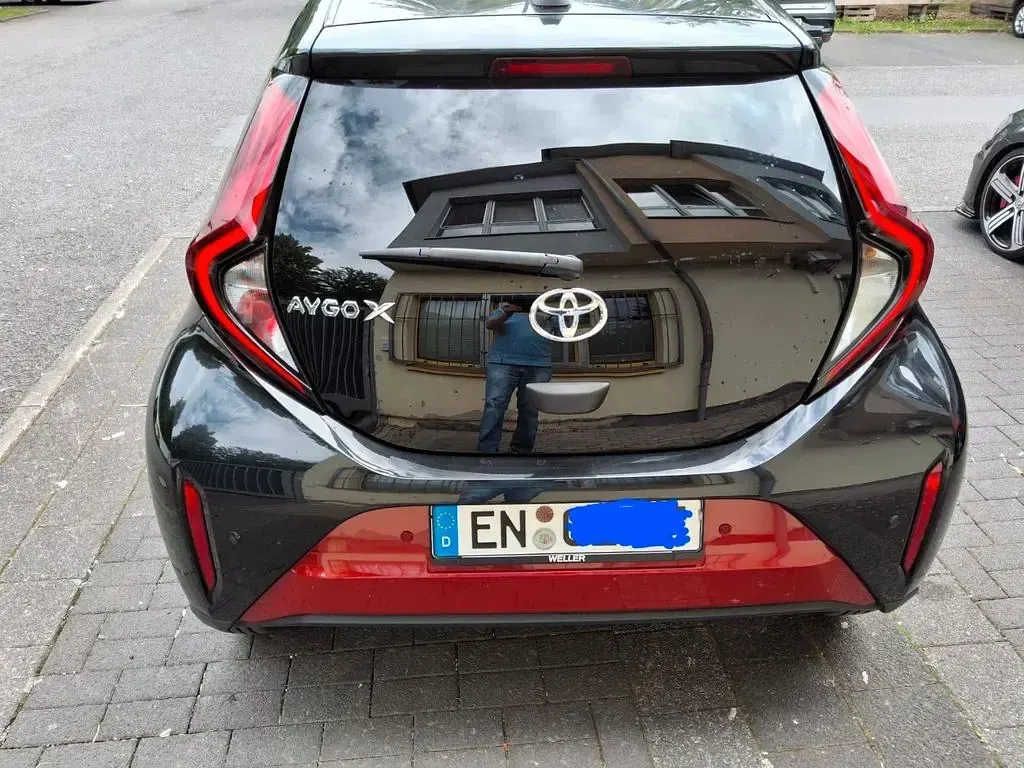 Gebraucht Toyota Aygo X Pulse 72 PS (52 kW) 2022 Rot SUV