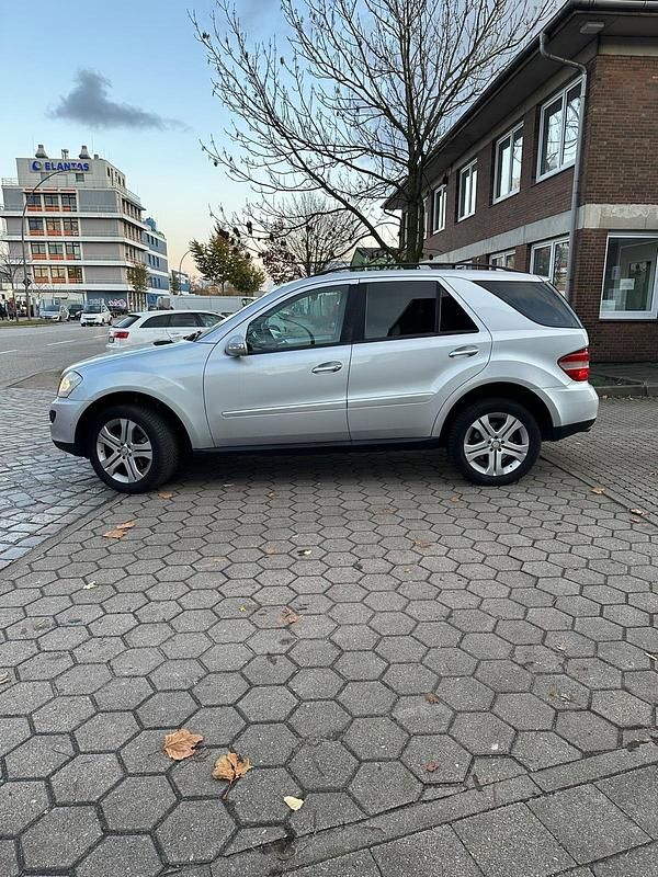 Gebraucht Mercedes ML280 210 PS (154 kW) 2007 Silber SUV