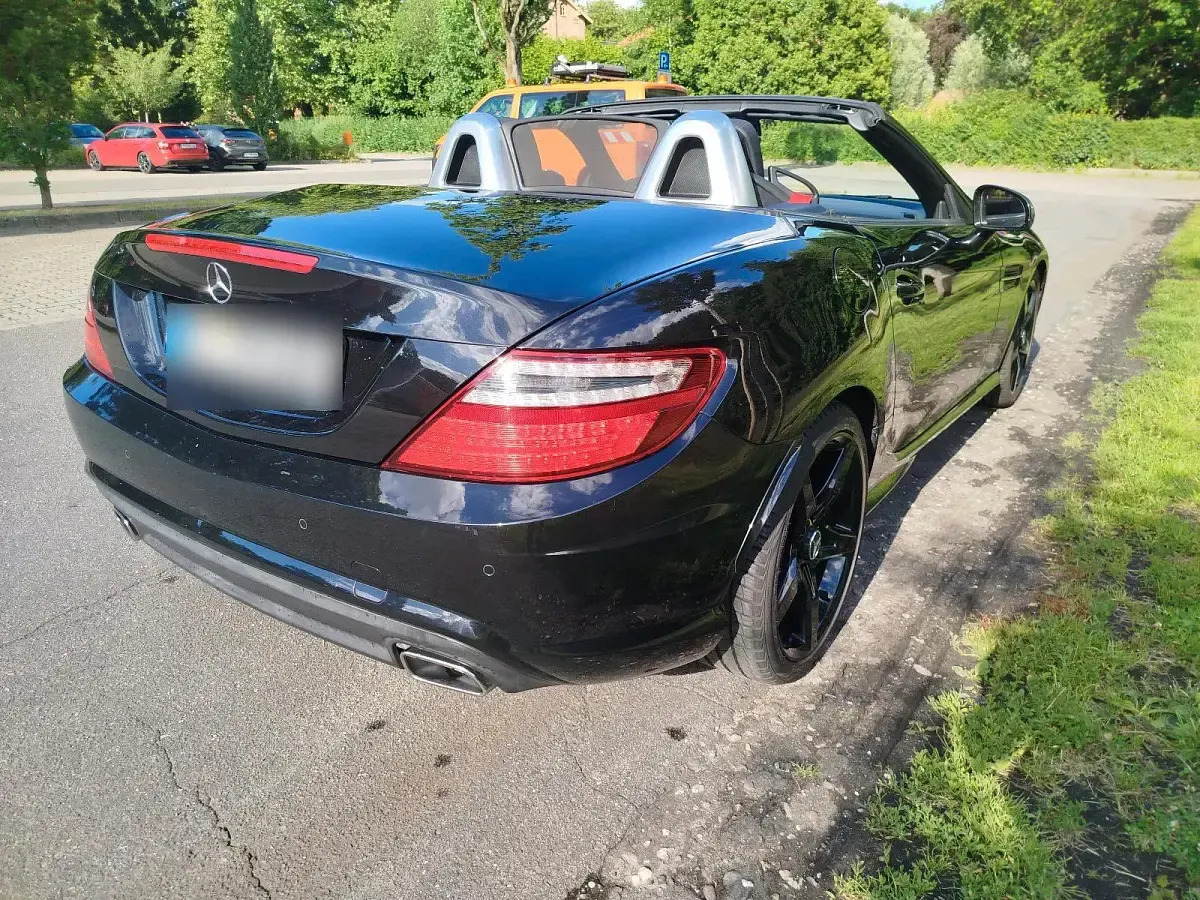 Gebraucht Mercedes SLK200 183 PS (134 kW) 2011 Schwarz Cabrio