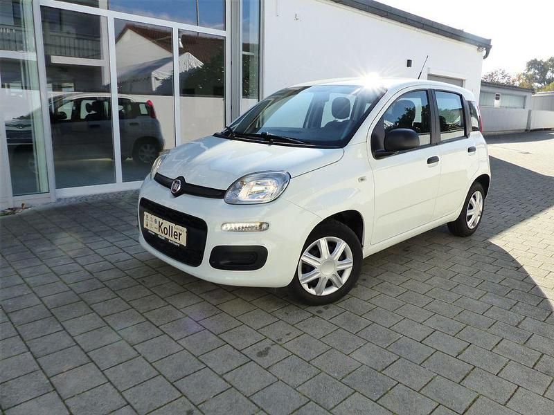 Weiß 296 Gebraucht 2018 Fiat Panda Lounge Kleinwagen | 9.900 € (Fairer Preis) - Bild 1/4