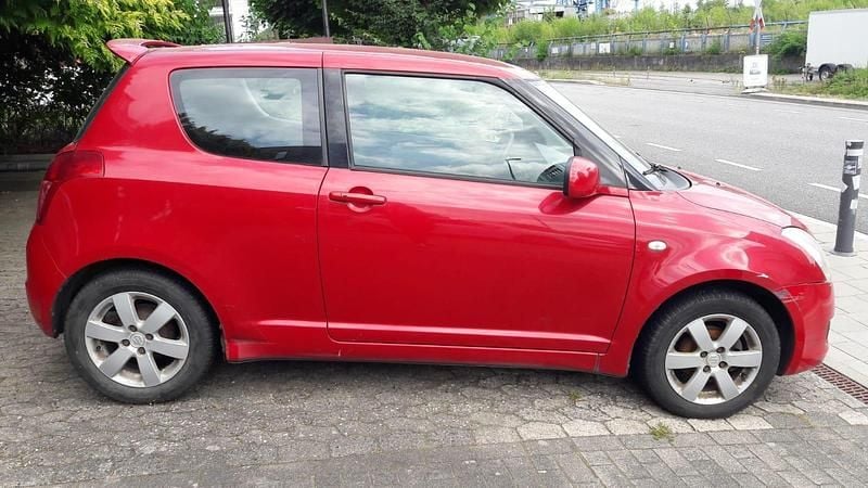 Rot Gebraucht 2008 Suzuki Swift Kleinwagen | 2.200 € (Guter Preis) - Bild 1/4