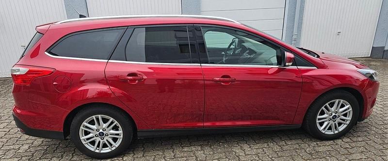 Usata Ford Focus 125 CV (91 kW) 2013 Rosso Station wagon