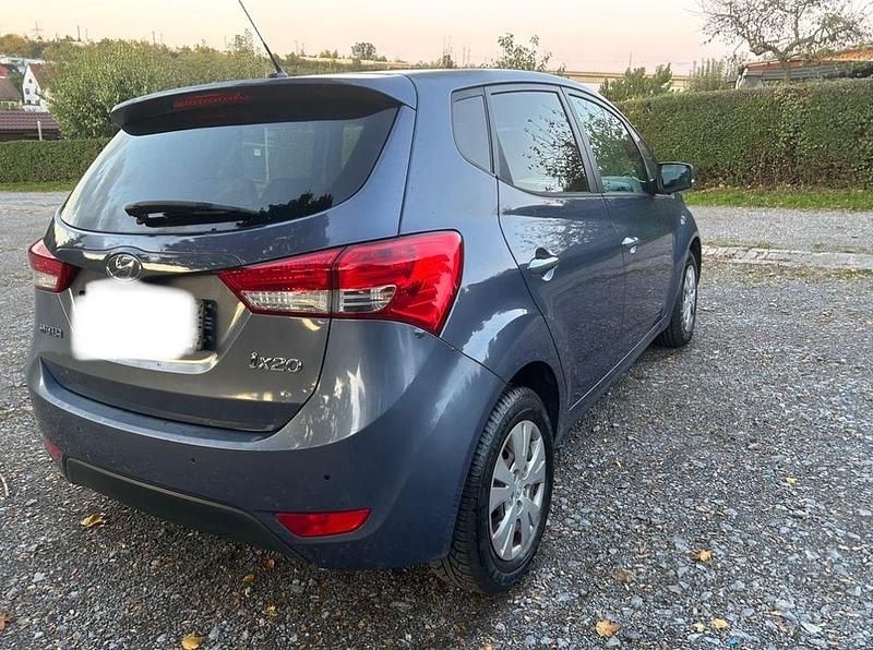 Gebraucht Hyundai ix20 Style 125 PS (91 kW) 2011 Blau Kleinwagen