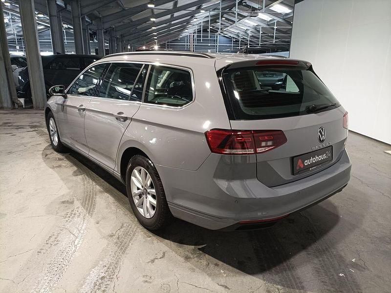 Gebraucht VW Passat Business 150 PS (110 kW) 2023 Grau Kombi