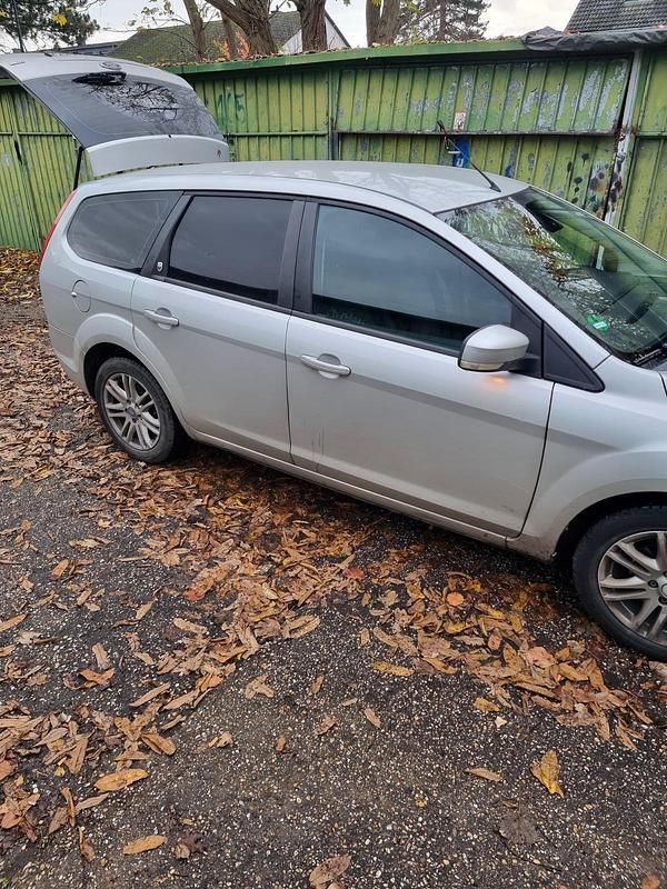 Gebraucht Ford Focus Ghia 109 PS (80 kW) 2008 Silber Kombi