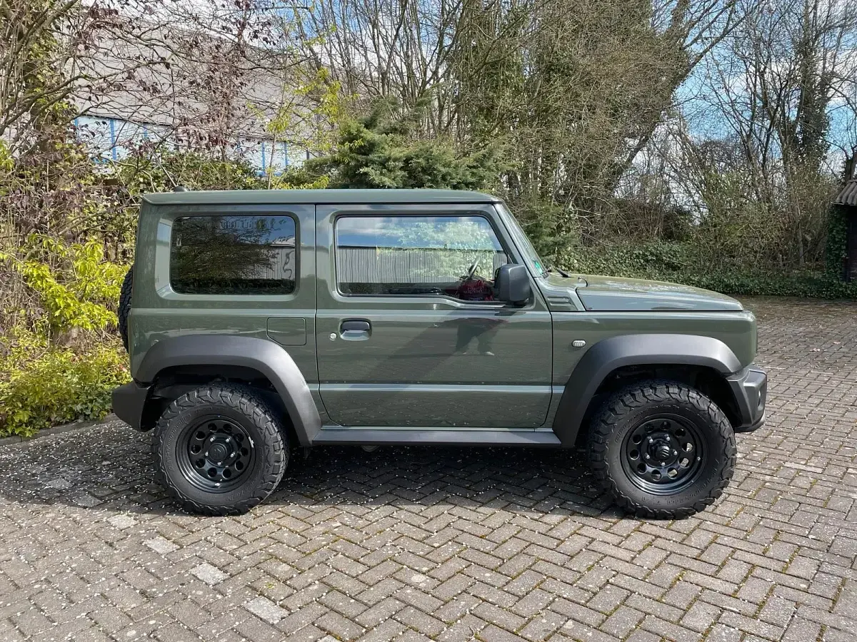 Gebraucht Suzuki Jimny 102 PS (75 kW) 2024 Grün SUV