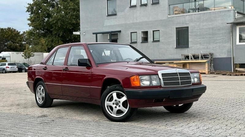 Rot Gebraucht 1989 Mercedes 190 Limousine | 3.500 € - Bild 1/4