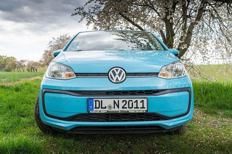 Second-hand VW up! Join 60 CP (44 kW) 2018 Albastru Hatchback