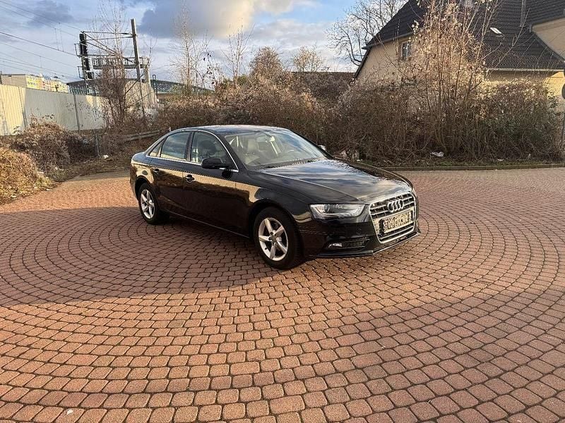 Gebraucht Audi A4 Ambiente 190 PS (139 kW) 2015 Schwarz Limousine