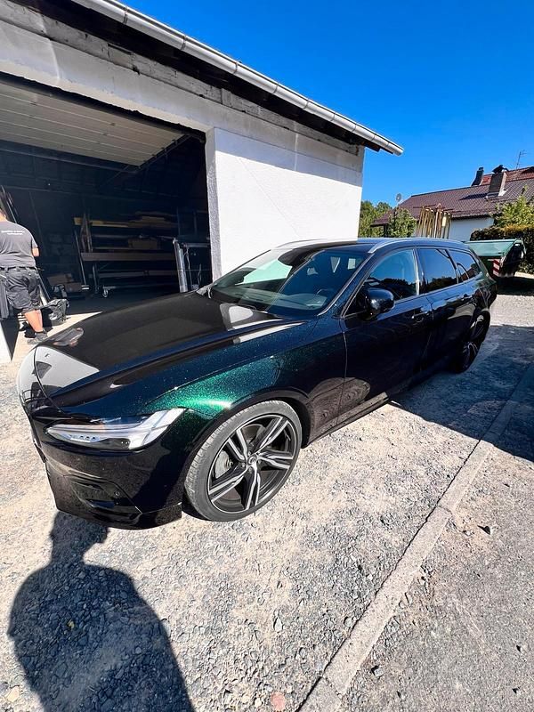 Andere farben Gebraucht 2019 Volvo V90 R-Design Kombi | 26.999 € (Fairer Preis) - Bild 1/4