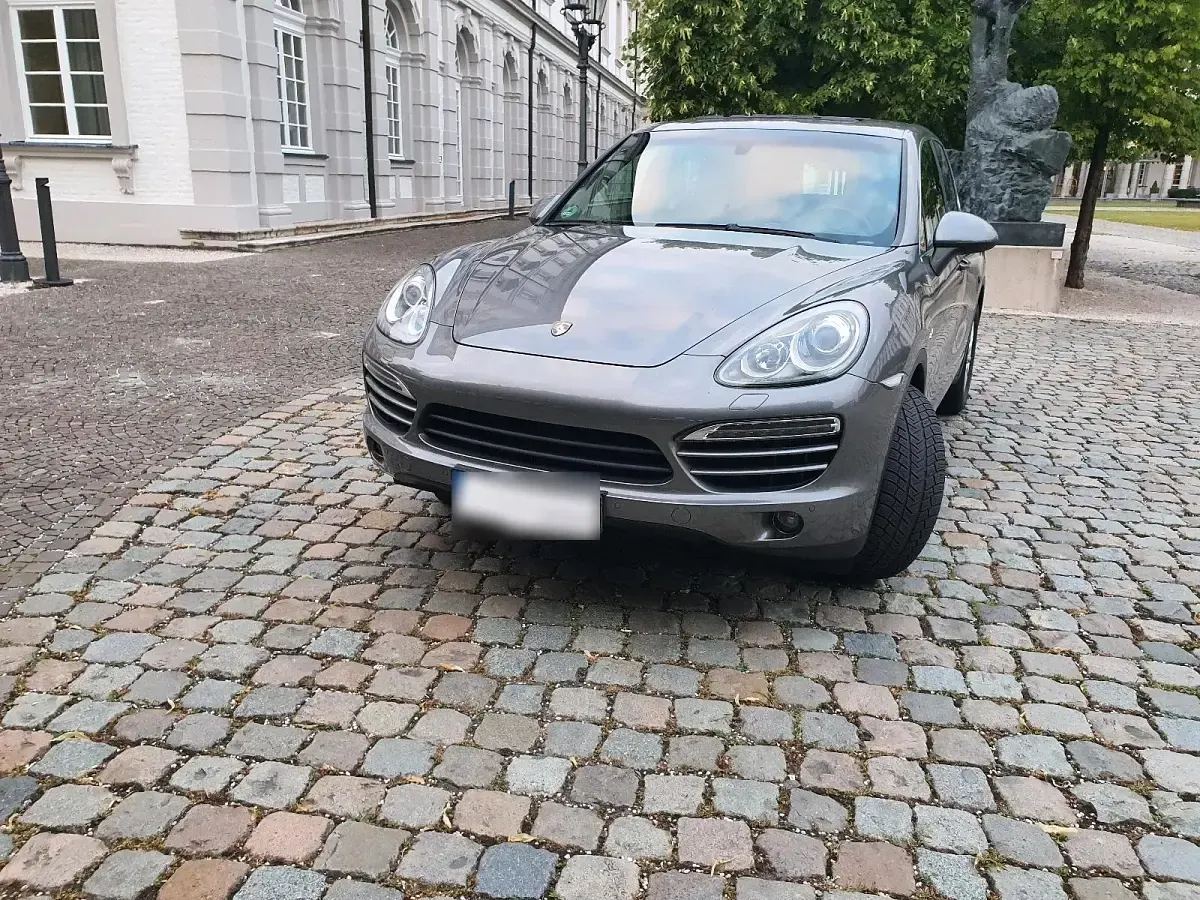 Gebraucht Porsche Cayenne 239 PS (175 kW) 2011 Grau SUV