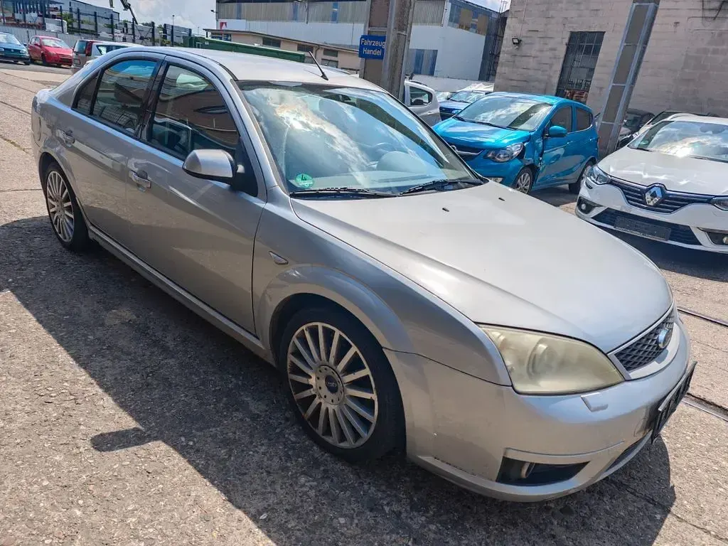 Gebraucht Ford Mondeo ST 226 PS (166 kW) 2003 Silber Limousine