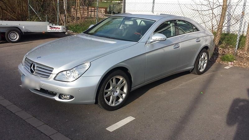 Gebraucht Mercedes CLS500 306 PS (225 kW) 2005 Silber Coupé