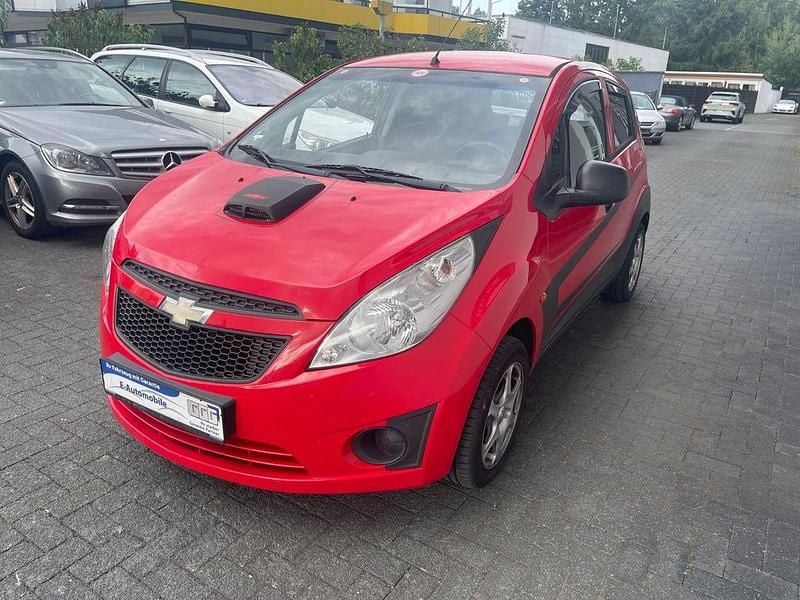 Rot Gebraucht 2011 Chevrolet Spark Kleinwagen | 2.570 € (Fairer Preis) - Bild 1/4