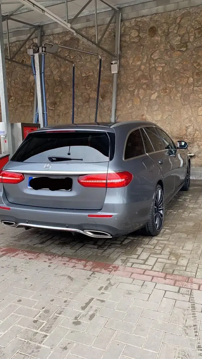 Gebraucht Mercedes E250 AMG line 211 PS (155 kW) 2017 Kombi